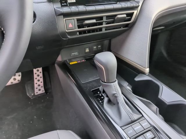 Used 2026 Toyota Camry SE image 19