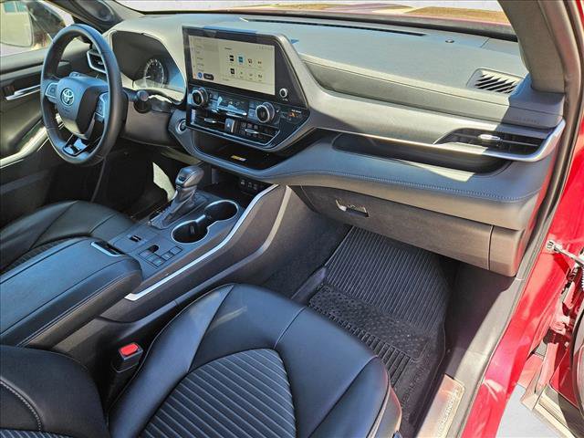 Used 2024 Toyota Highlander XSE FWD image 20