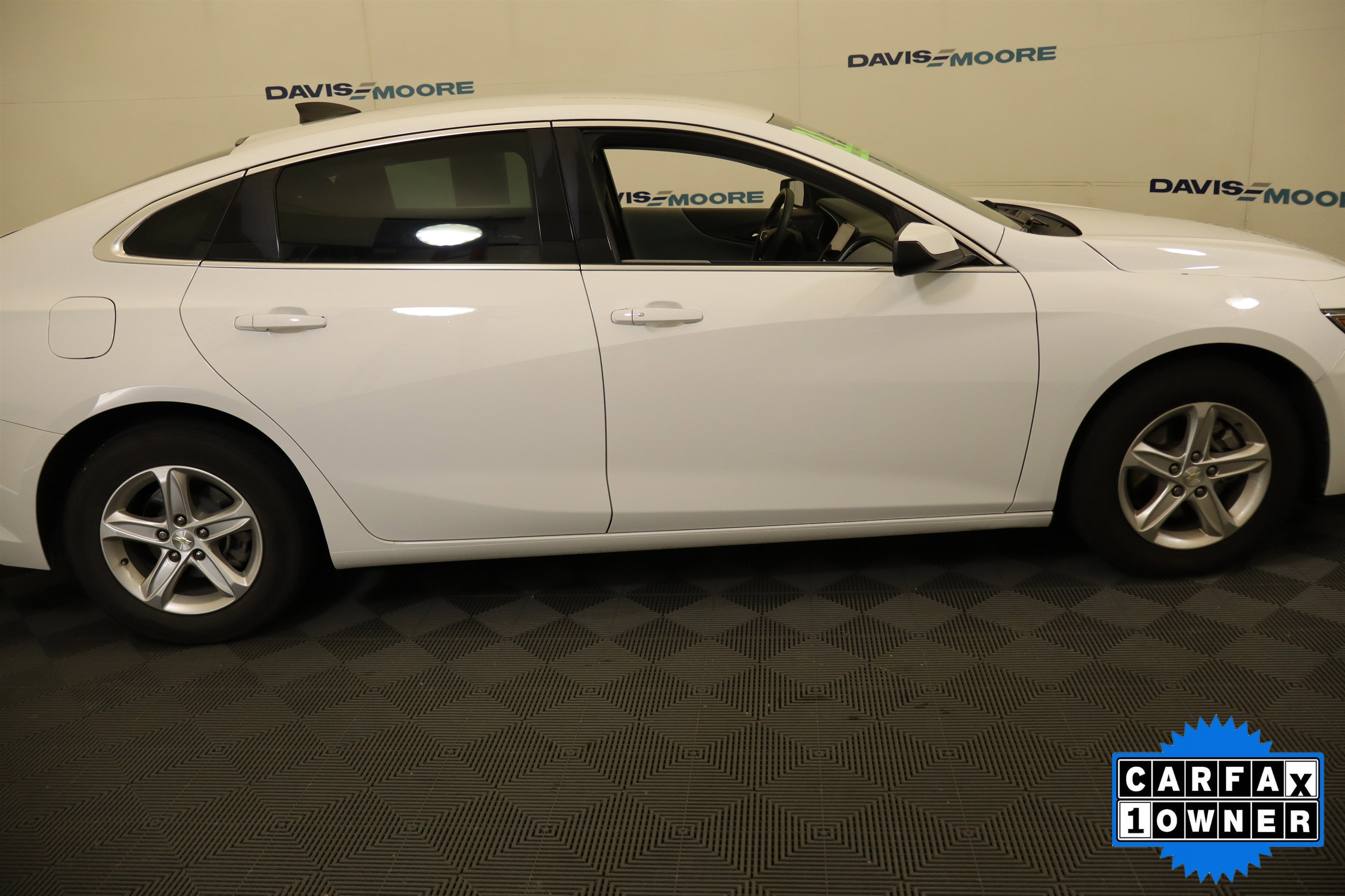 Used 2021 Chevrolet Malibu LS FWD image 5