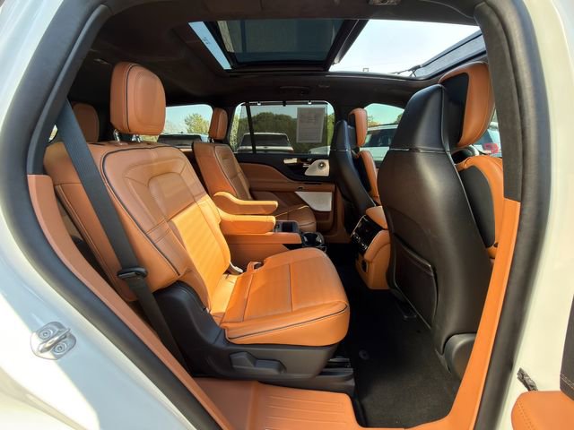 Used 2025 Lincoln Aviator Black Label image 11
