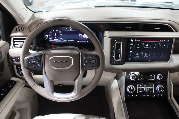 Used 2024 GMC Yukon XL Denali AWD/4WD image 32