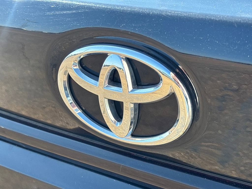 Used 2023 Toyota Corolla LE image 28