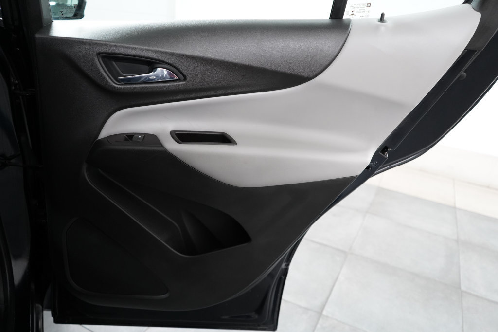 Used 2021 Chevrolet Equinox LS FWD image 29