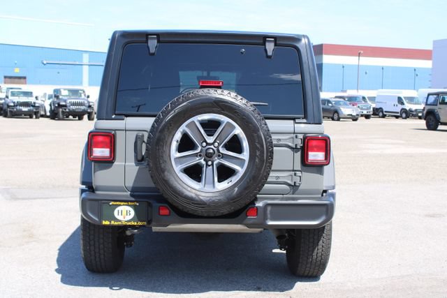 Used 2022 Jeep Wrangler Unlimited Sahara w/ Cold Weather Group AWD/4WD image 4