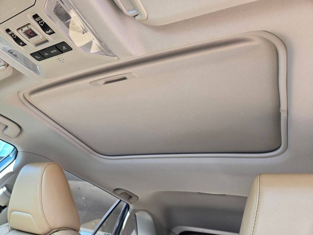 Used 2023 Toyota RAV4 Limited image 13