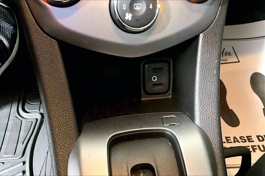 Used 2019 Chevrolet Sonic LT FWD image 33