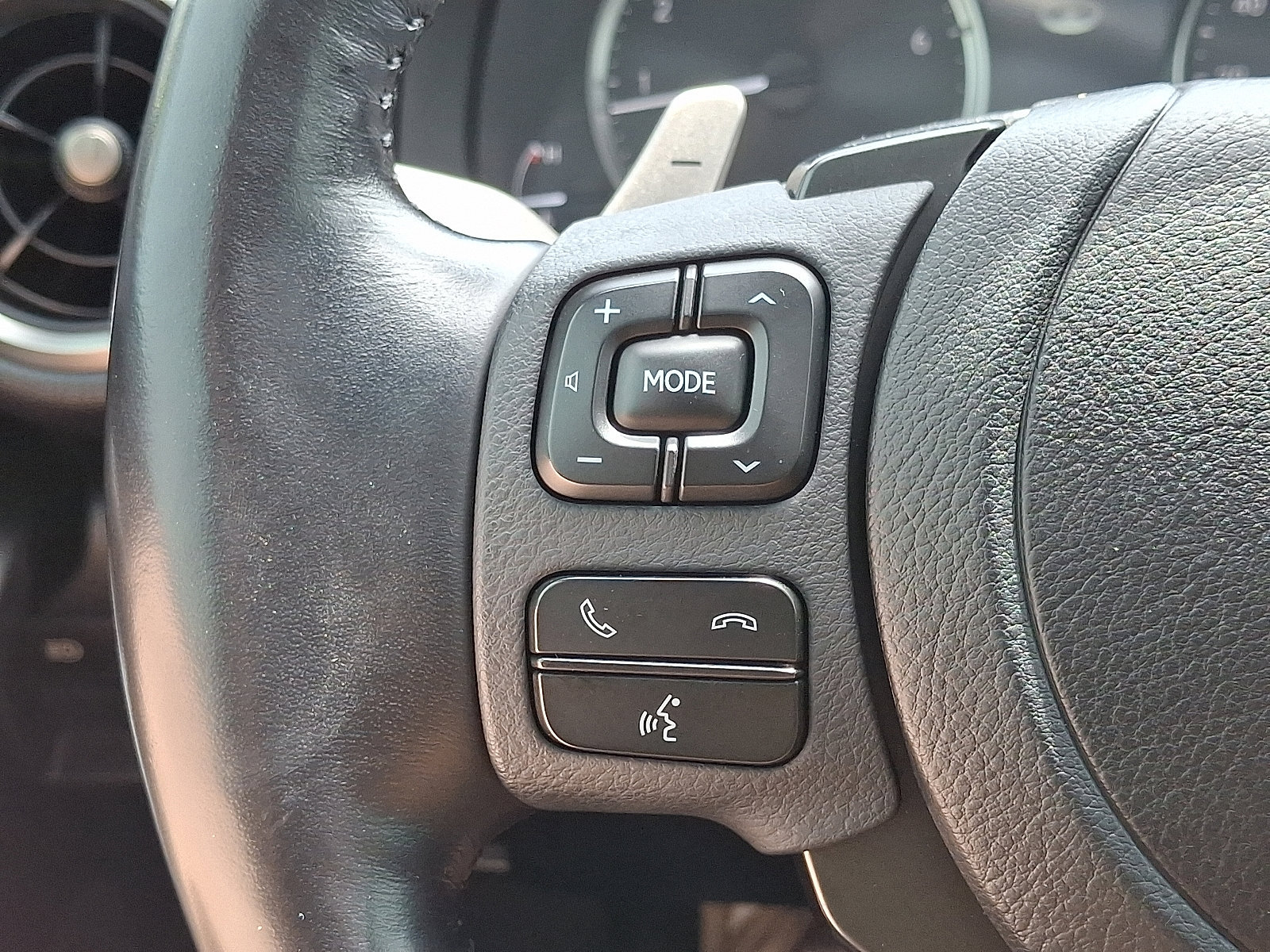 Used 2022 Lexus IS 300 AWD w/ Premium Package image 23