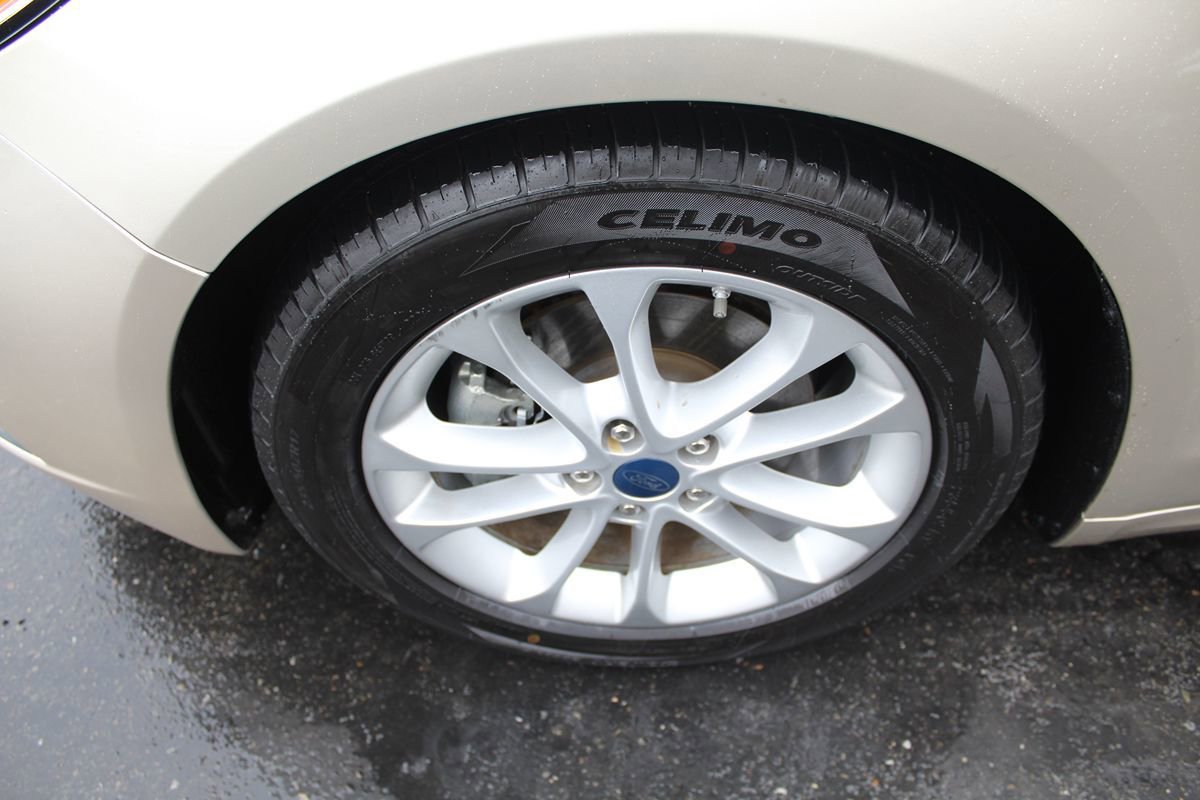 Used 2019 Ford Fusion SEL image 11