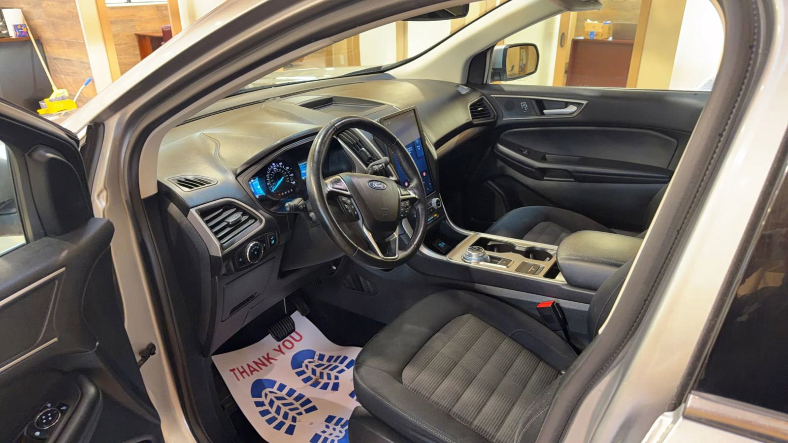 Used 2023 Ford Edge SEL w/ Cold Weather Package image 10
