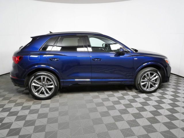Used 2025 Audi Q3 2.0T Premium w/ Convenience Package AWD/4WD image 2