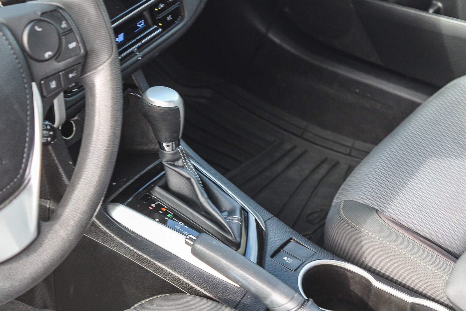 Used 2019 Toyota Corolla LE FWD image 21