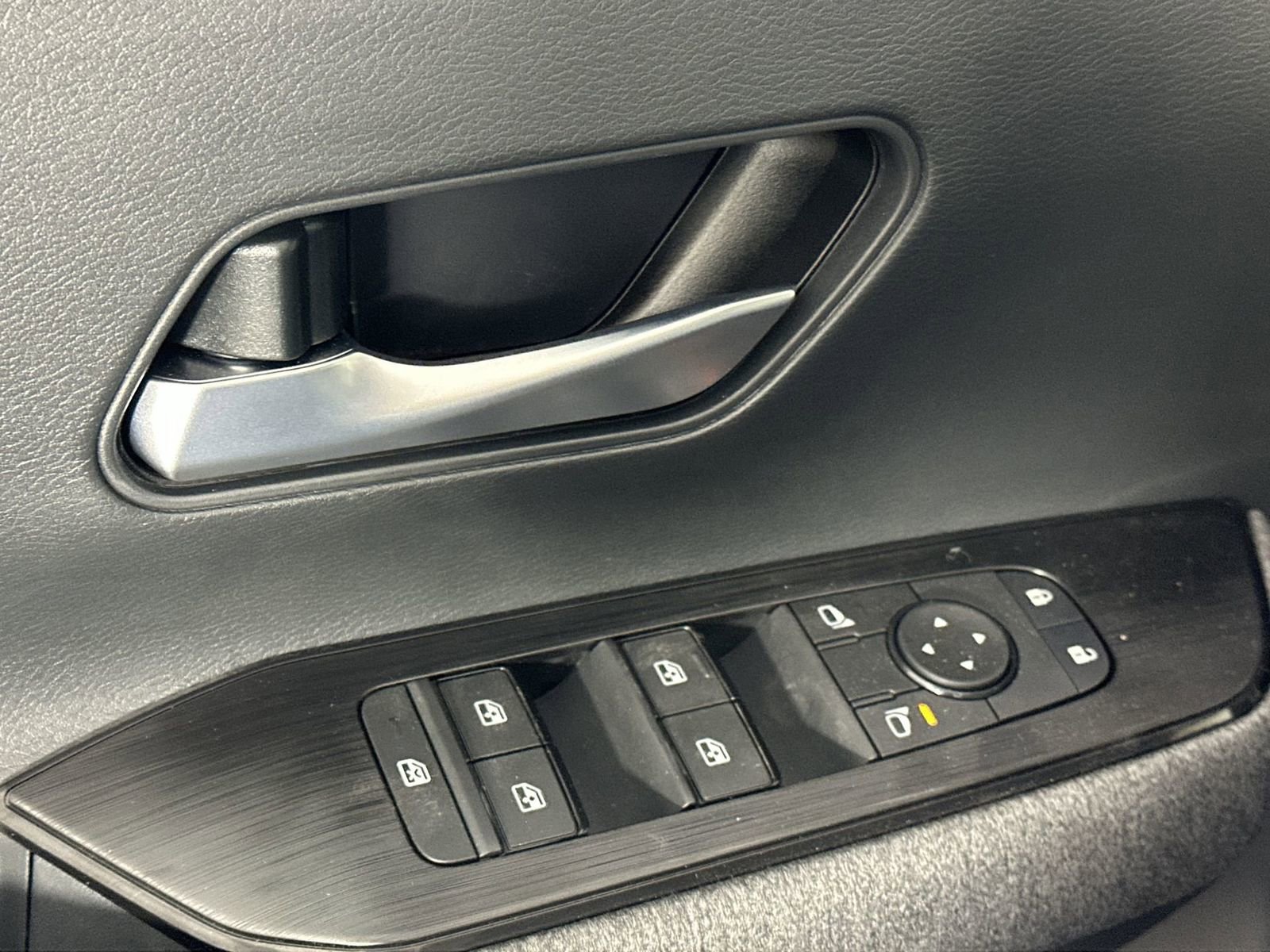 New 2026 Nissan Kicks SV w/ SV Premium Package FWD image 13