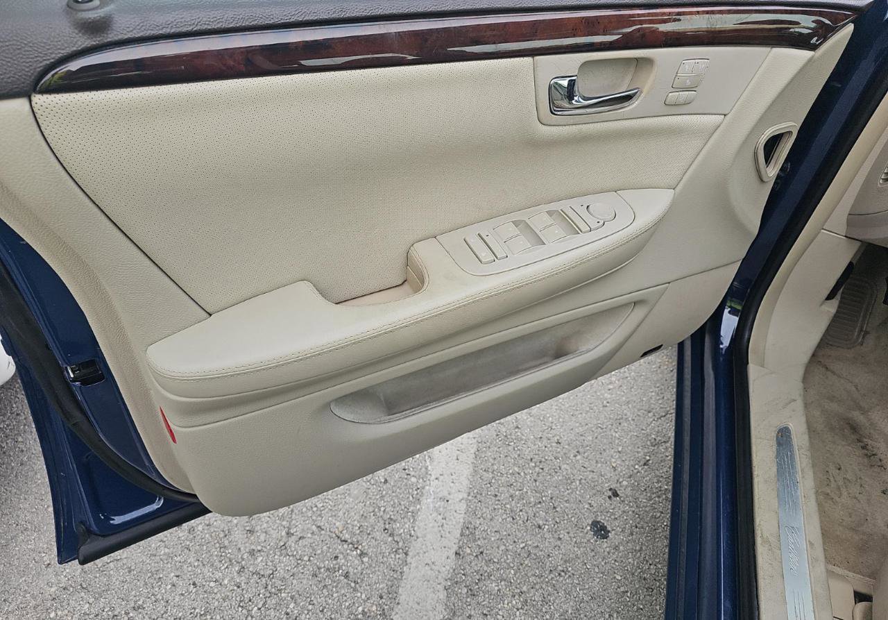 Used 2008 Cadillac DTS FWD image 9