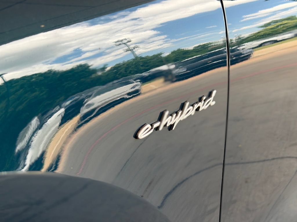 Certified 2025 Porsche Cayenne E-Hybrid AWD/4WD image 41