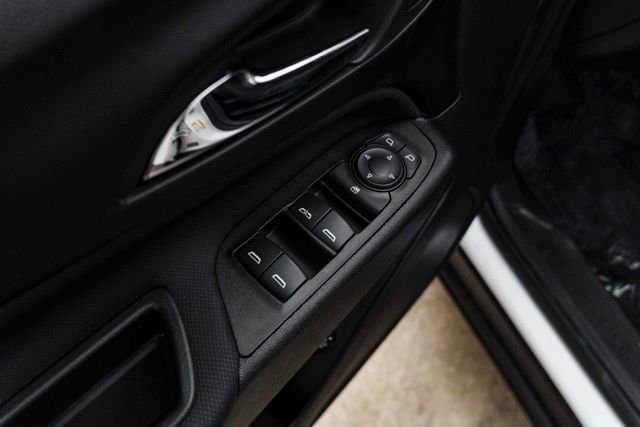 Used 2023 Chevrolet Equinox RS image 20