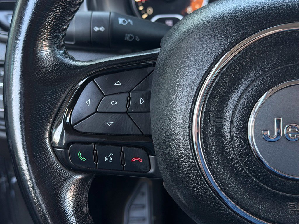 Used 2018 Jeep Renegade Altitude w/ UConnect 8.4 Nav Group FWD image 23
