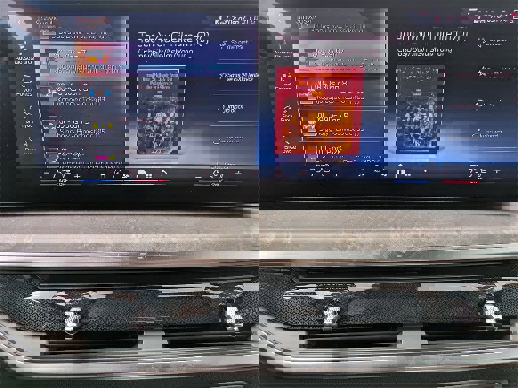 New 2025 BMW X7 xDrive40i w/ Premium Package image 23