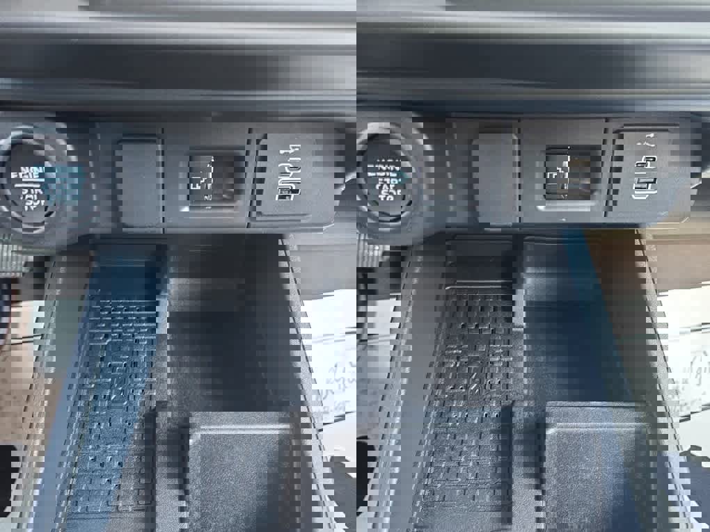 Used 2025 Ford Maverick Lariat w/ 4K Tow Package image 21