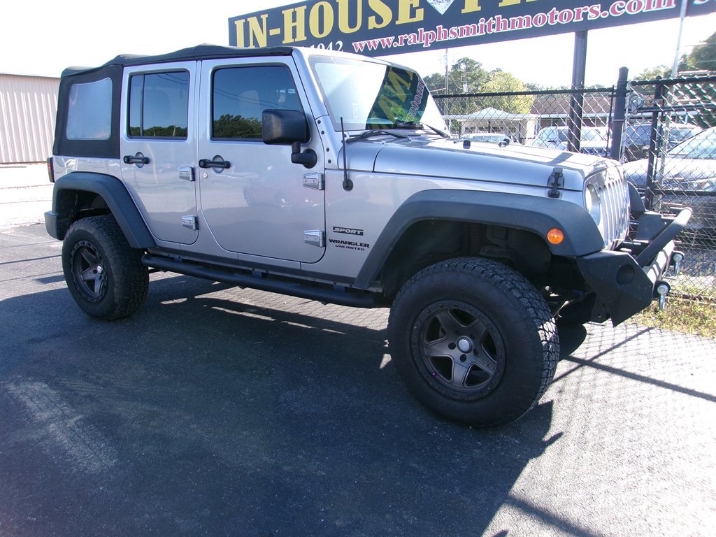Used 2016 Jeep Wrangler Unlimited Sport w/ Connectivity Group image 6