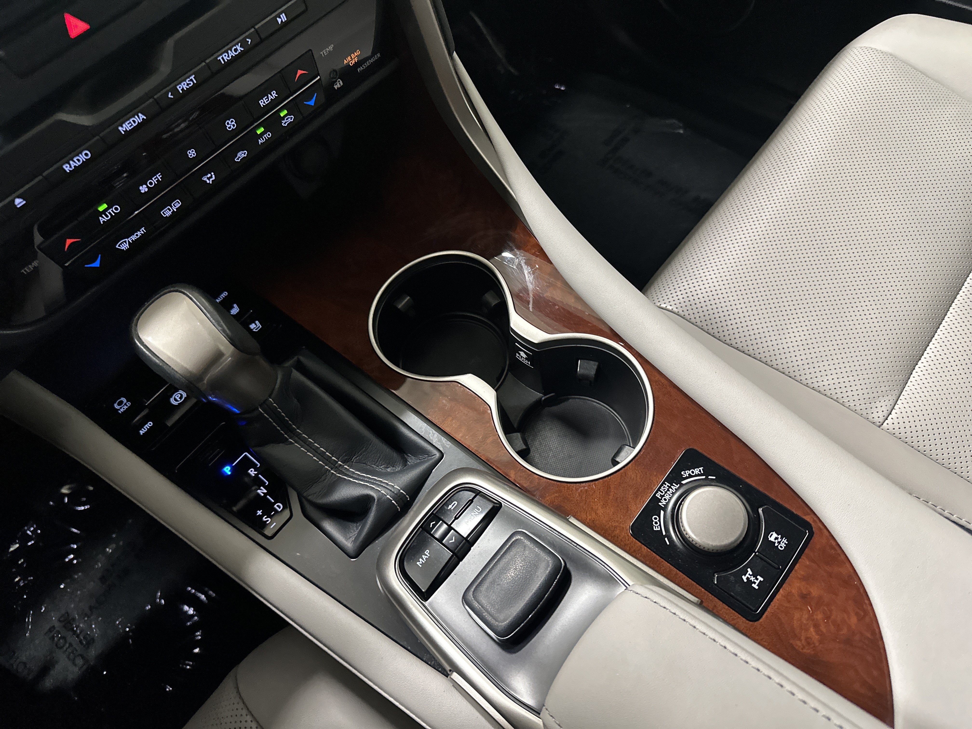 Used 2018 Lexus RX 350L AWD w/ Premium Package image 27