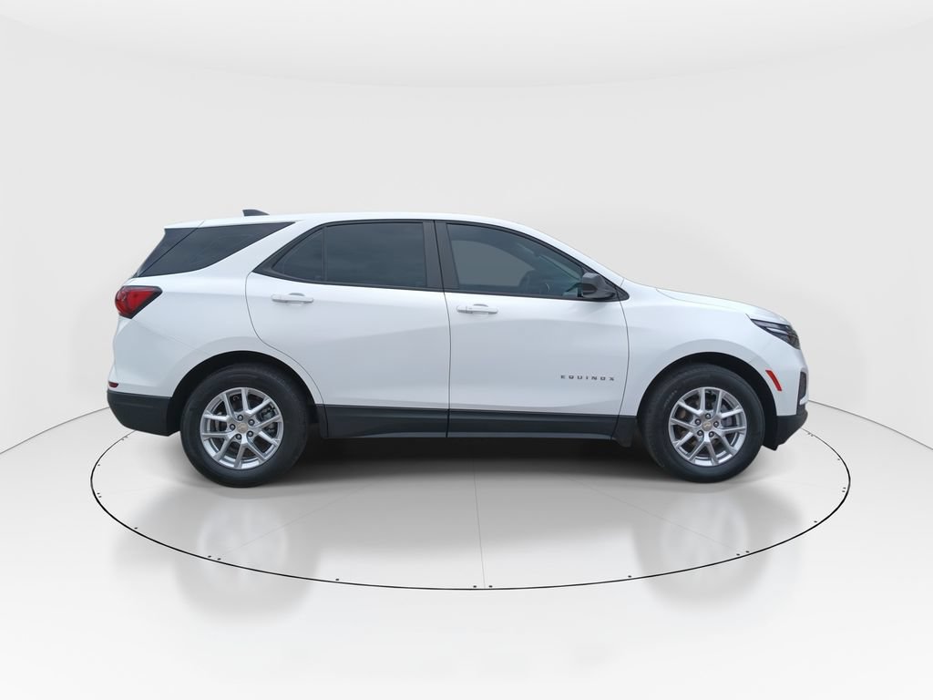 Used 2024 Chevrolet Equinox LS FWD image 9
