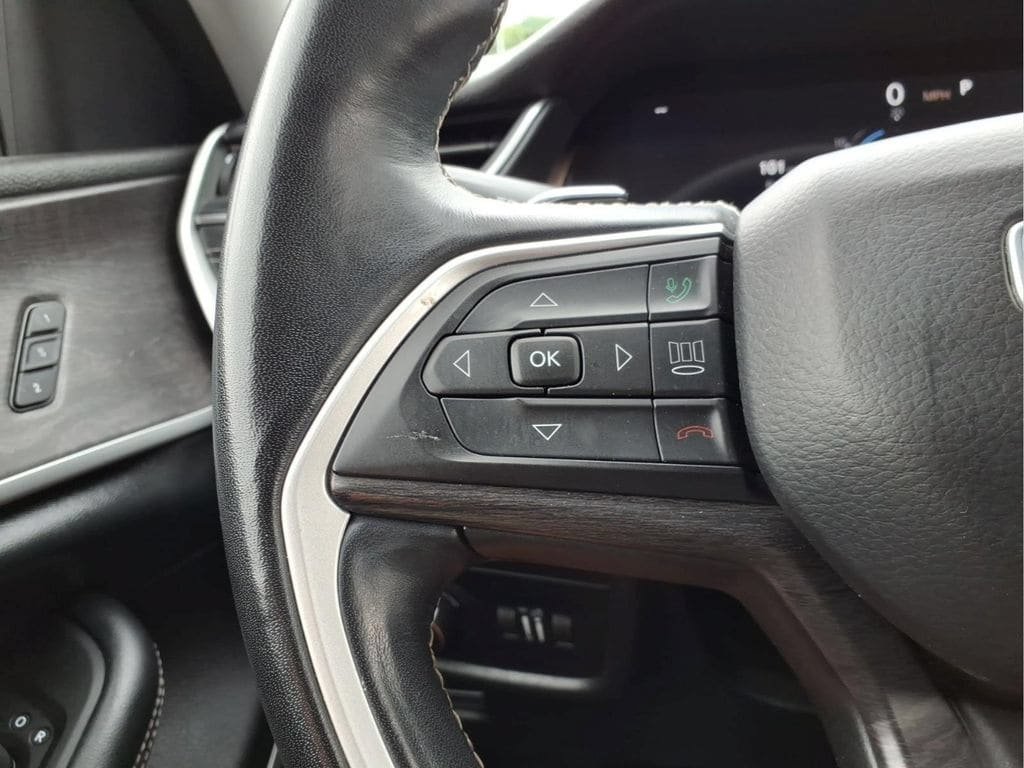 Used 2021 Jeep Grand Cherokee L Limited AWD/4WD image 29