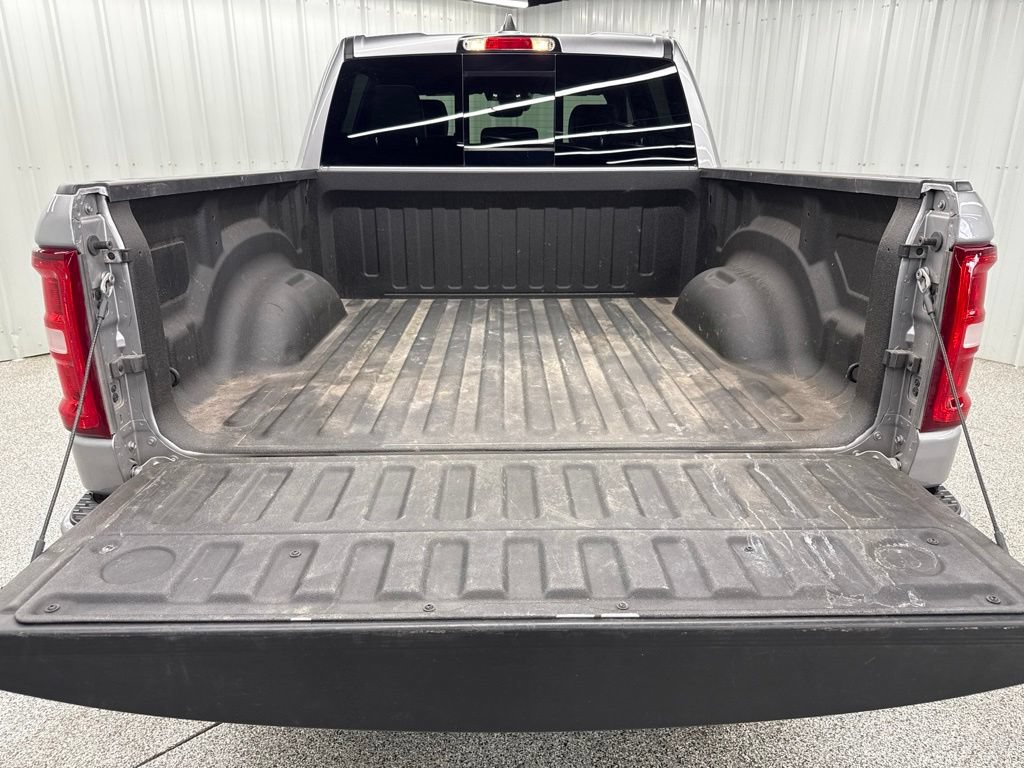 Used 2025 RAM 1500 Laramie w/ Sport Appearance Package AWD/4WD image 10