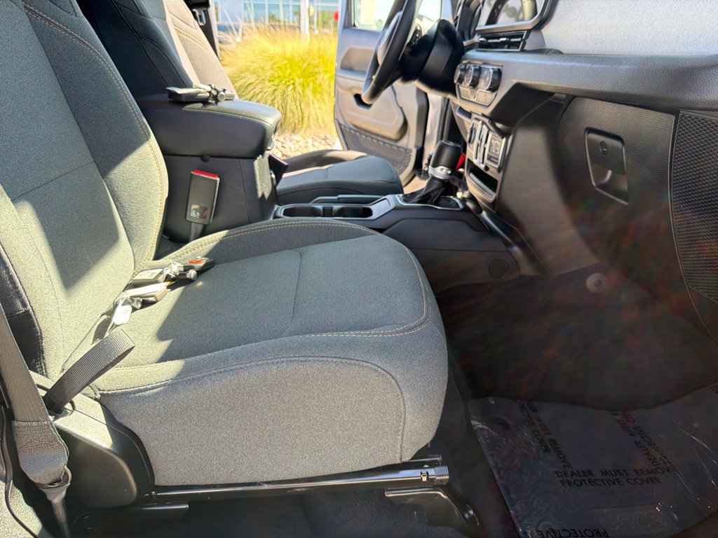 Used 2025 Jeep Wrangler Unlimited Sport AWD/4WD image 29
