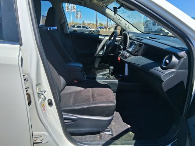 Used 2018 Toyota RAV4 LE image 13