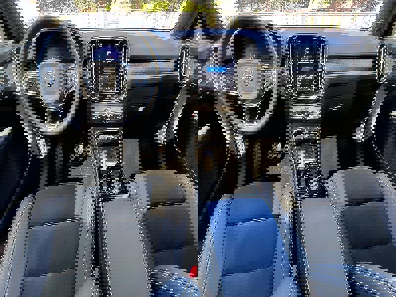 Used 2023 Volvo C40 P8 Recharge Plus image 17