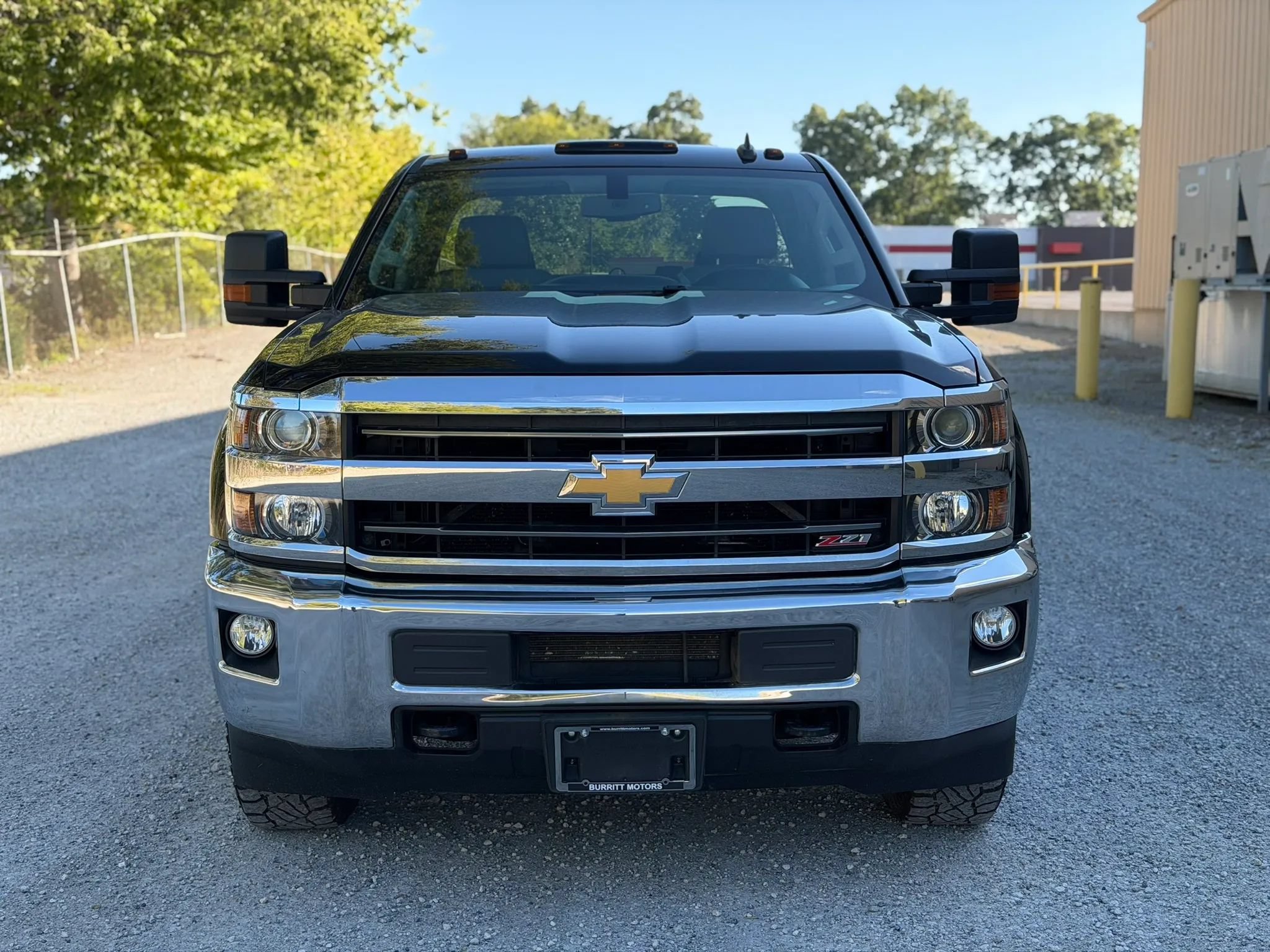 Used 2018 Chevrolet Silverado 2500 LT AWD/4WD image 2