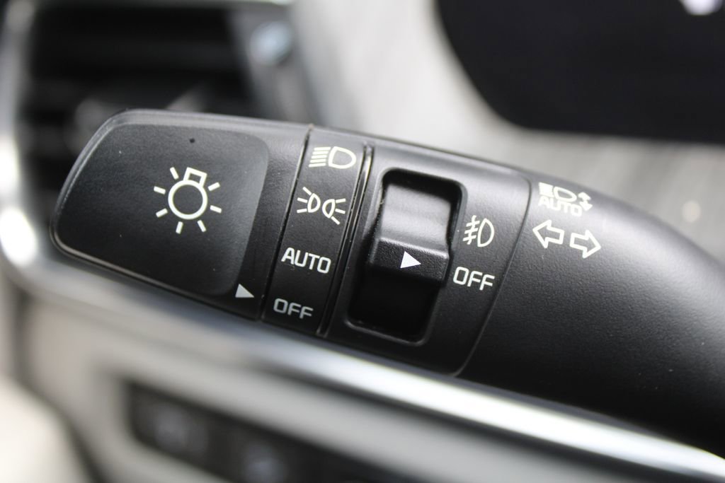 Certified 2025 Kia Telluride SX w/ SX Captain's Chair Package FWD image 32