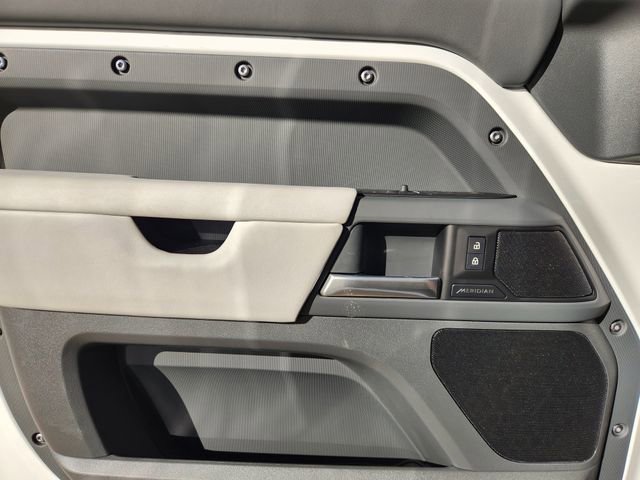 Used 2026 Land Rover Defender 130 S image 16