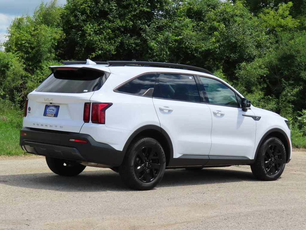 Certified 2022 Kia Sorento S w/ Panoramic Sunroof Package AWD/4WD image 3