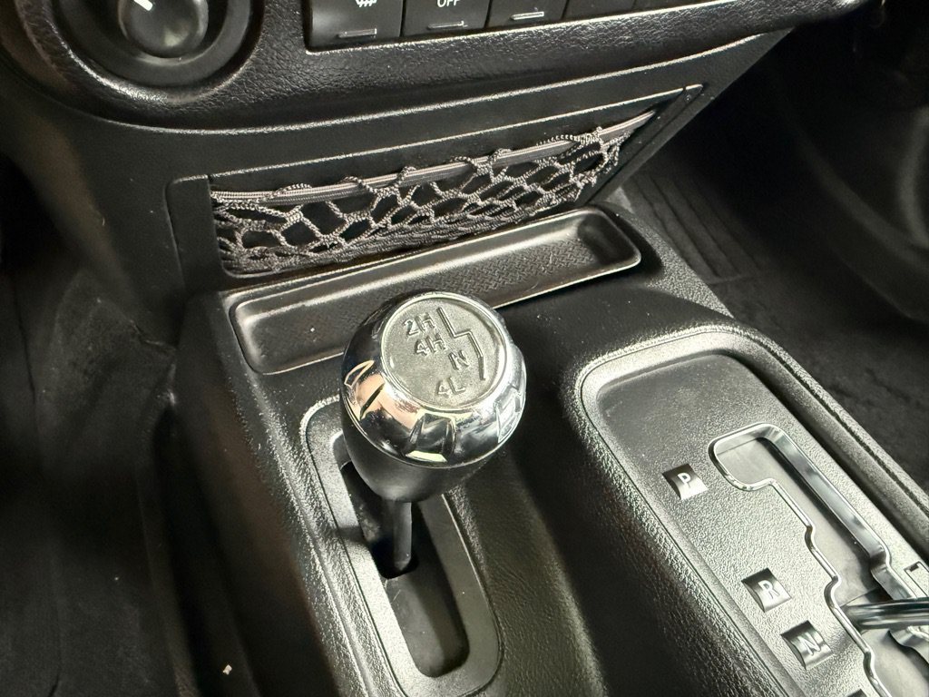 Used 2017 Jeep Wrangler Unlimited Sahara w/ Mopar Chrome Edition Group AWD/4WD image 23