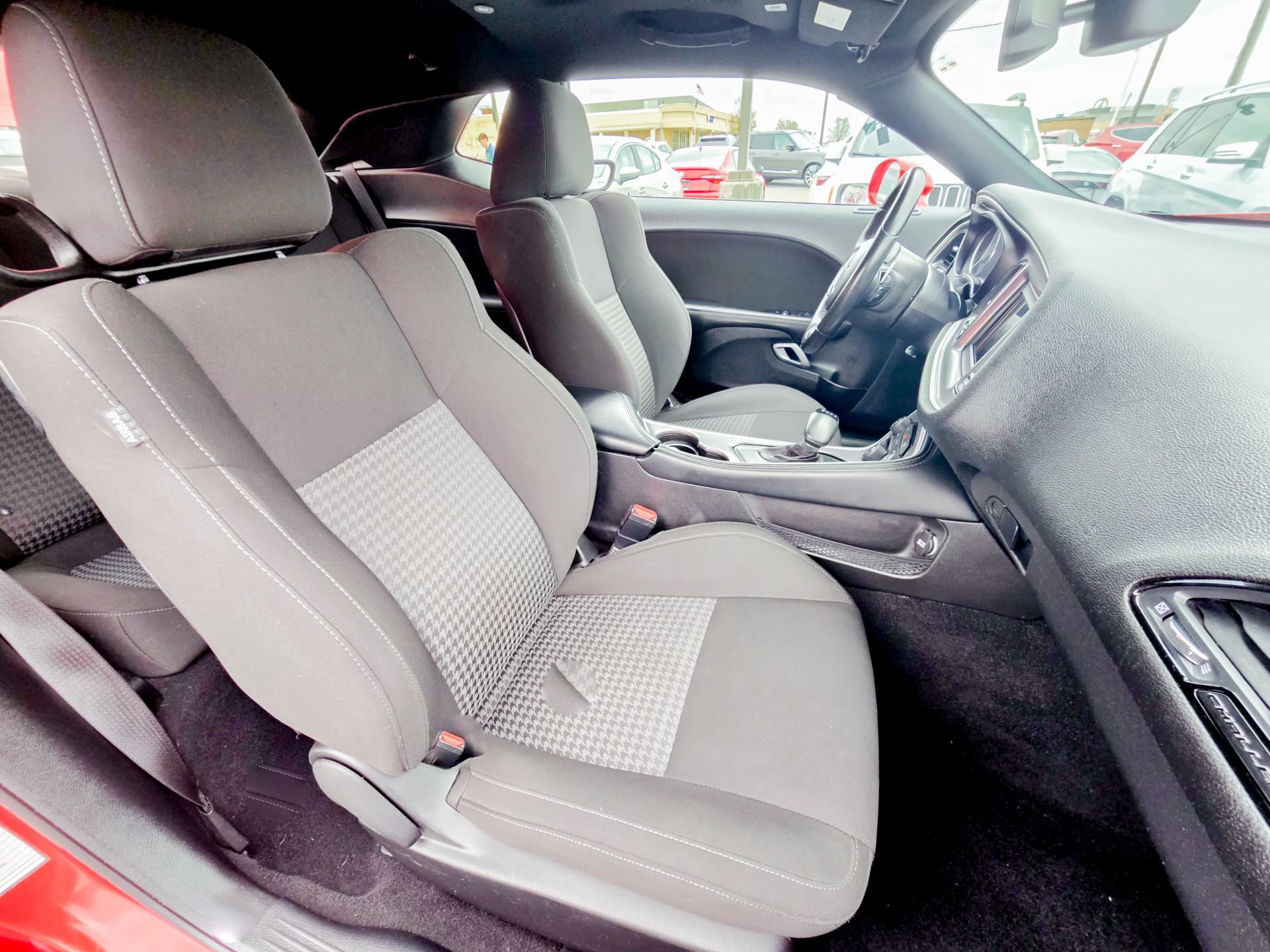 Used 2022 Dodge Challenger GT RWD image 31