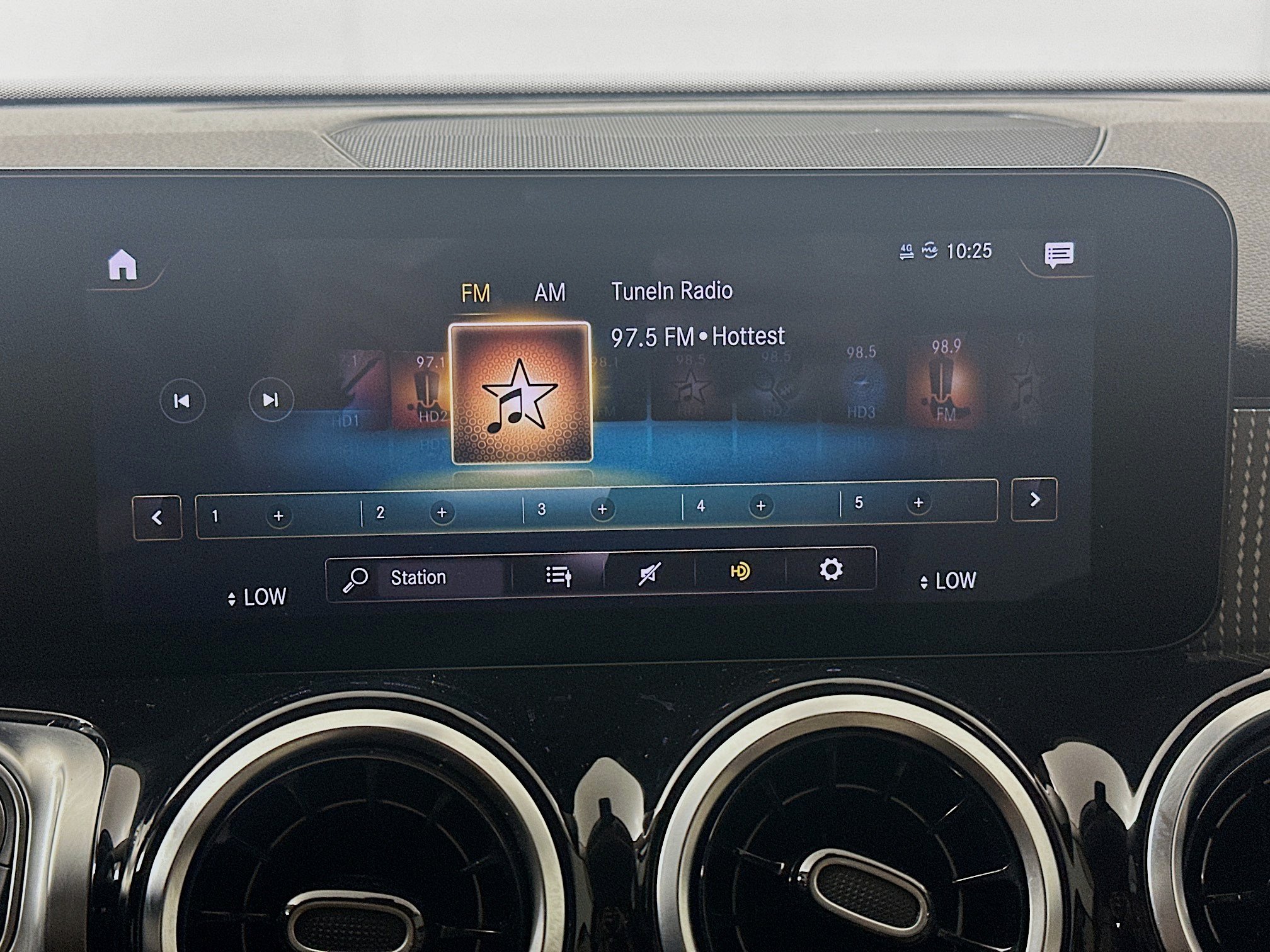 Used 2022 Mercedes-Benz GLB 250 4MATIC image 21