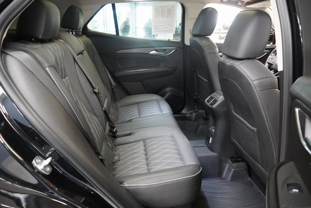 Used 2023 Buick Envision Avenir image 31