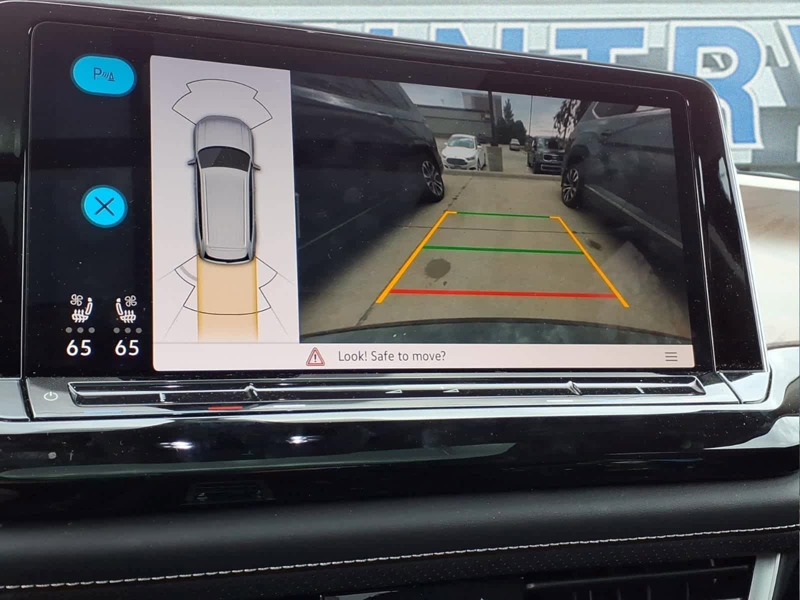 Used 2025 Volkswagen Atlas SE FWD image 17