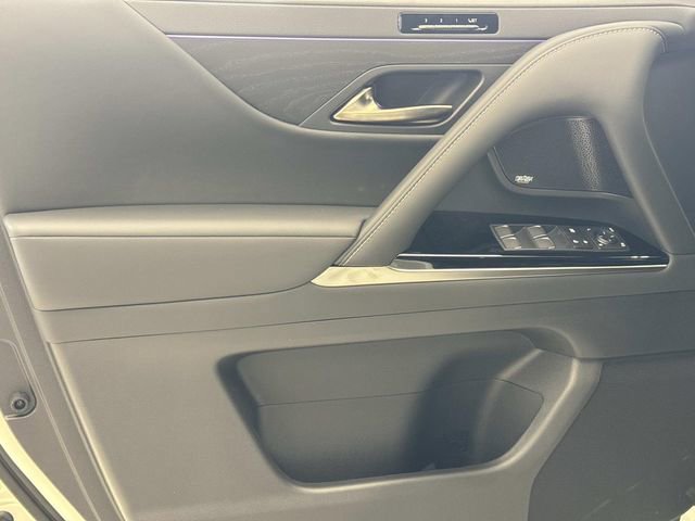 New 2026 Lexus LX 700h Luxury image 16