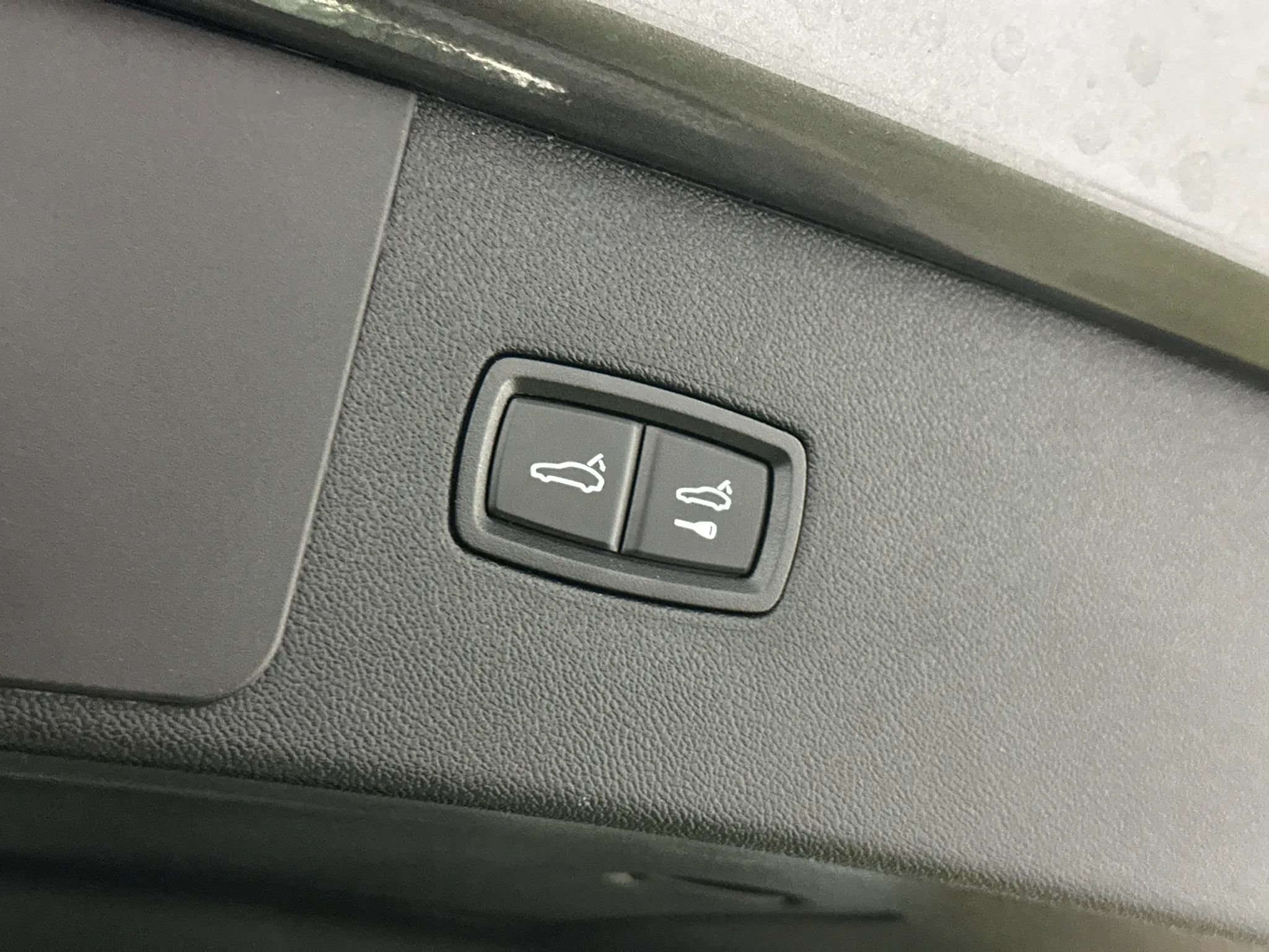 Used 2022 Porsche Cayenne AWD/4WD image 15