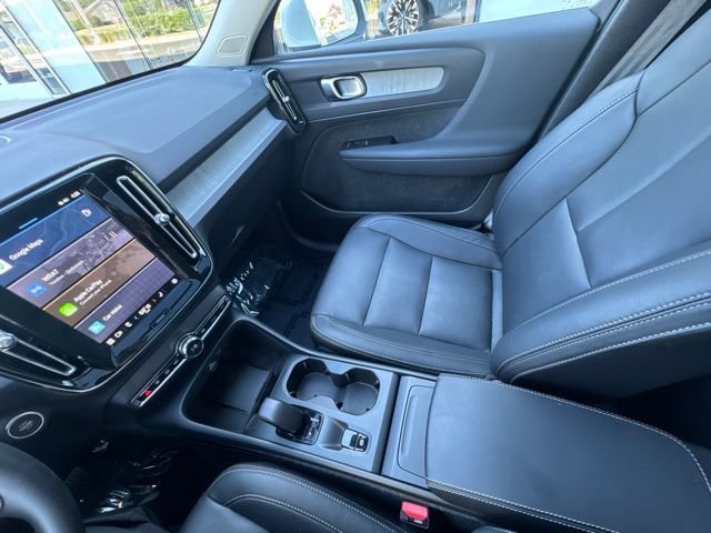 Used 2025 Volvo XC40 B5 Core AWD/4WD image 22