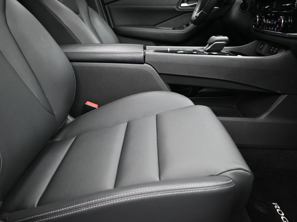 Used 2024 Nissan Rogue SL w/ SL Premium Package image 26