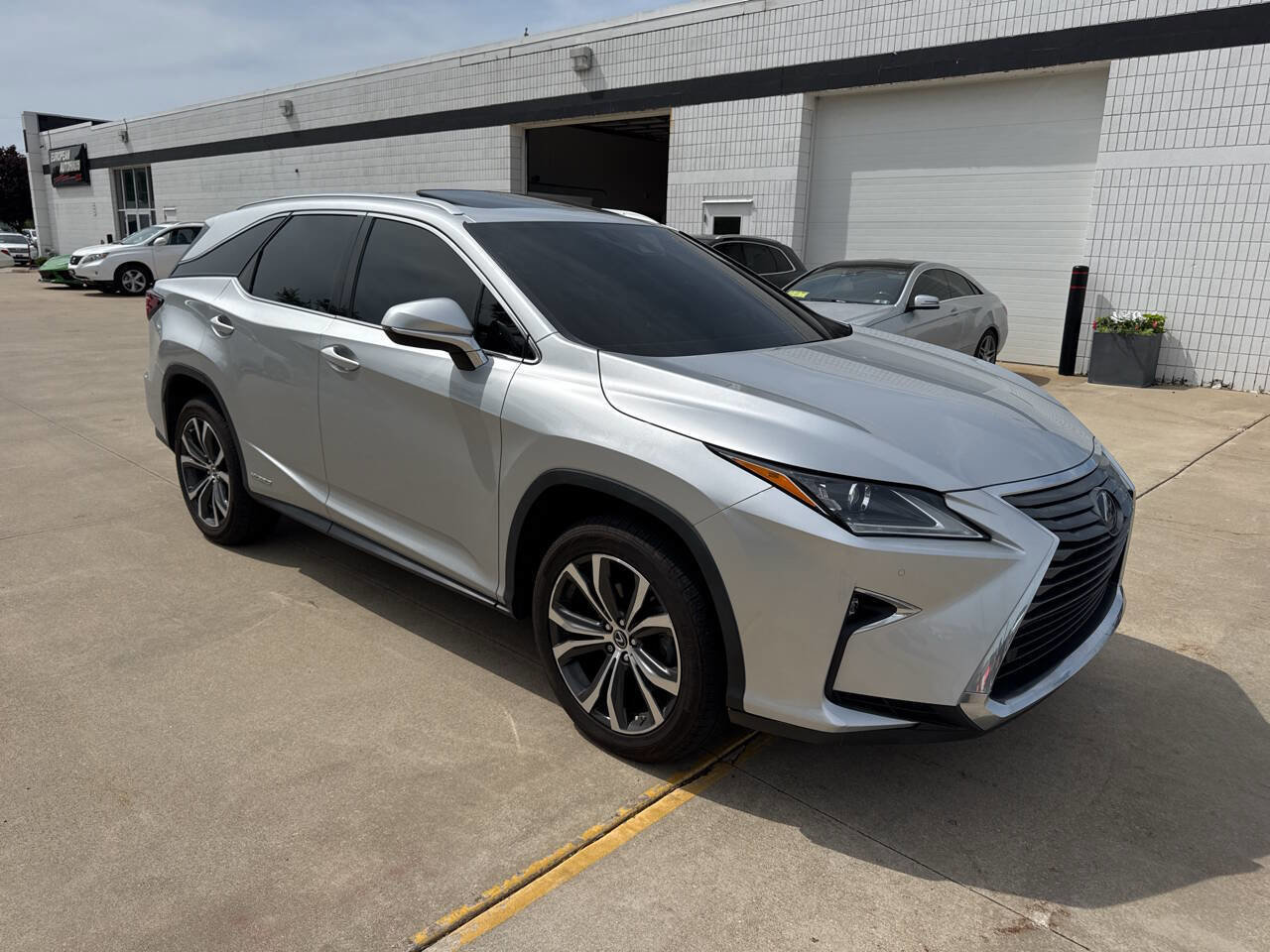 Used 2019 Lexus RX 450hL Premium w/ Premium Package AWD/4WD image 7