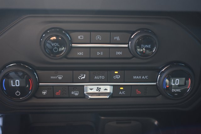 Used 2025 Ford Bronco Outer Banks AWD/4WD image 26