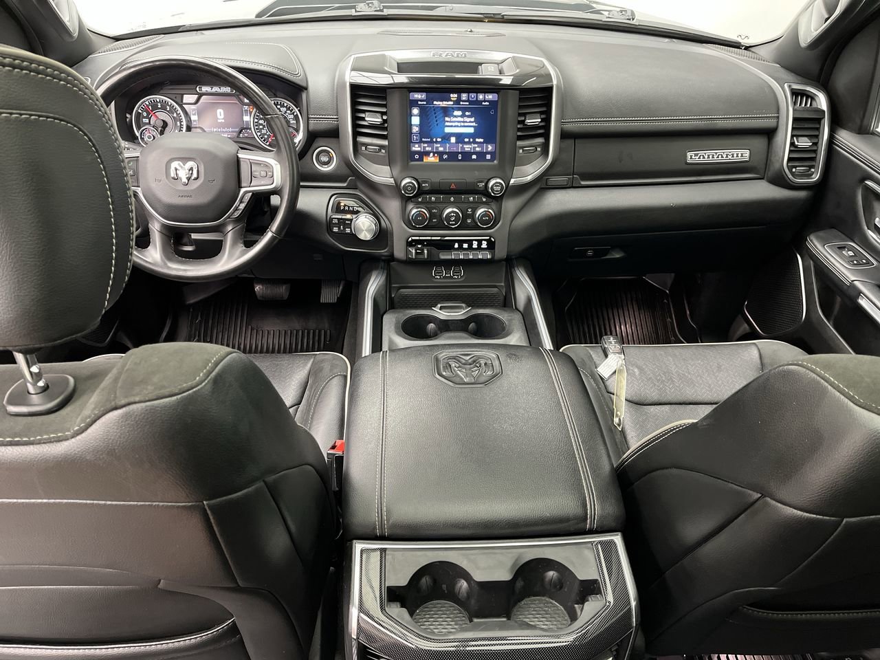 Used 2022 RAM 1500 Laramie w/ Sport Appearance Package AWD/4WD image 4