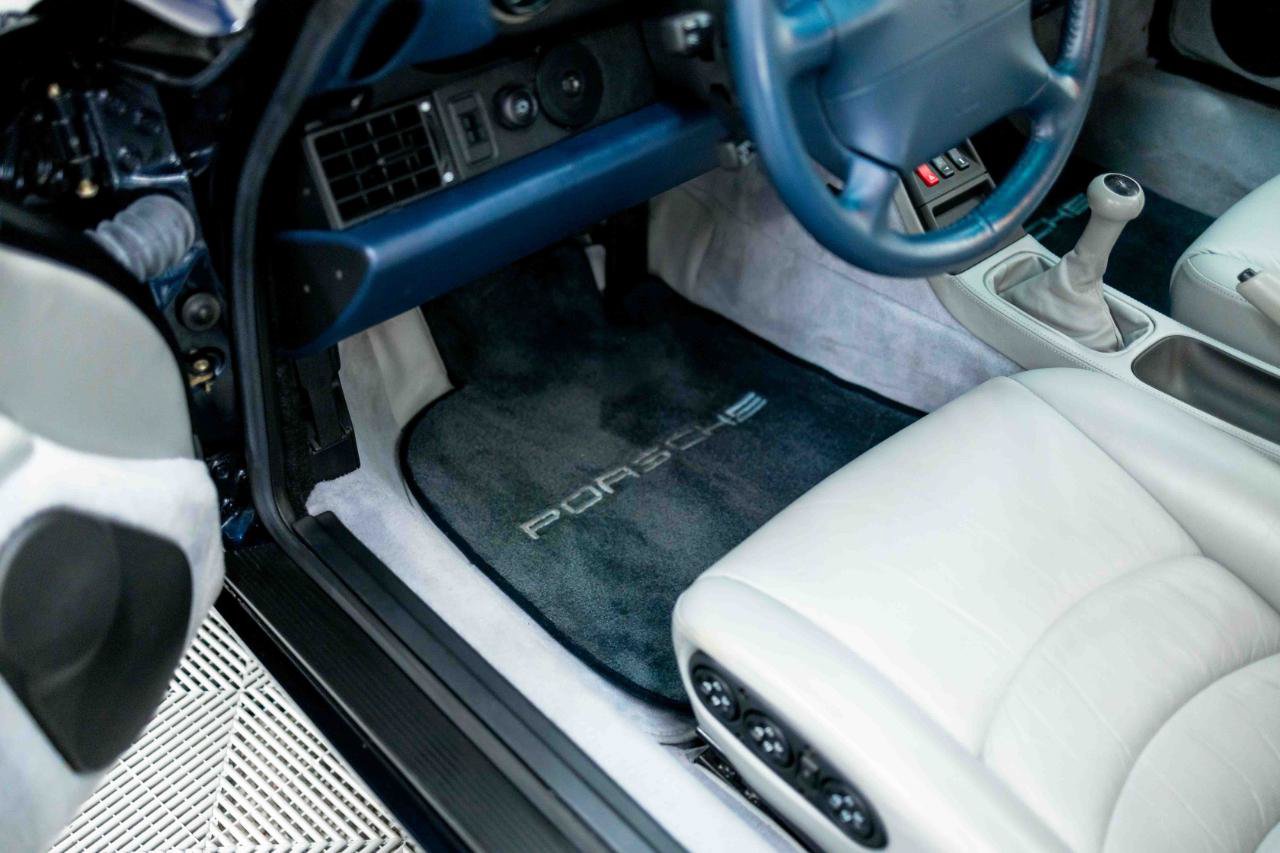 Used 1995 Porsche 911 GT3 RS image 38
