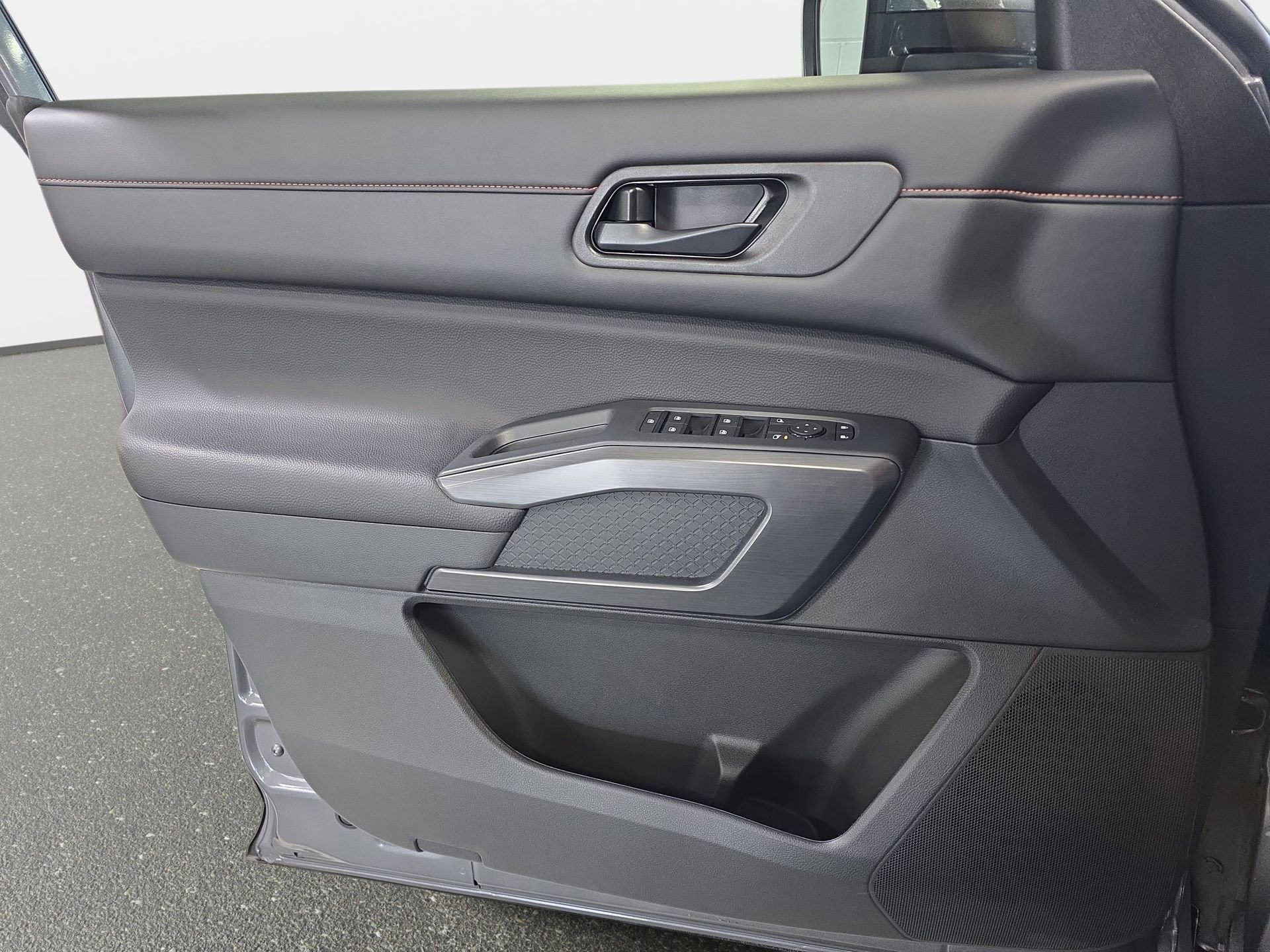 Used 2025 Nissan Pathfinder Rock Creek image 26