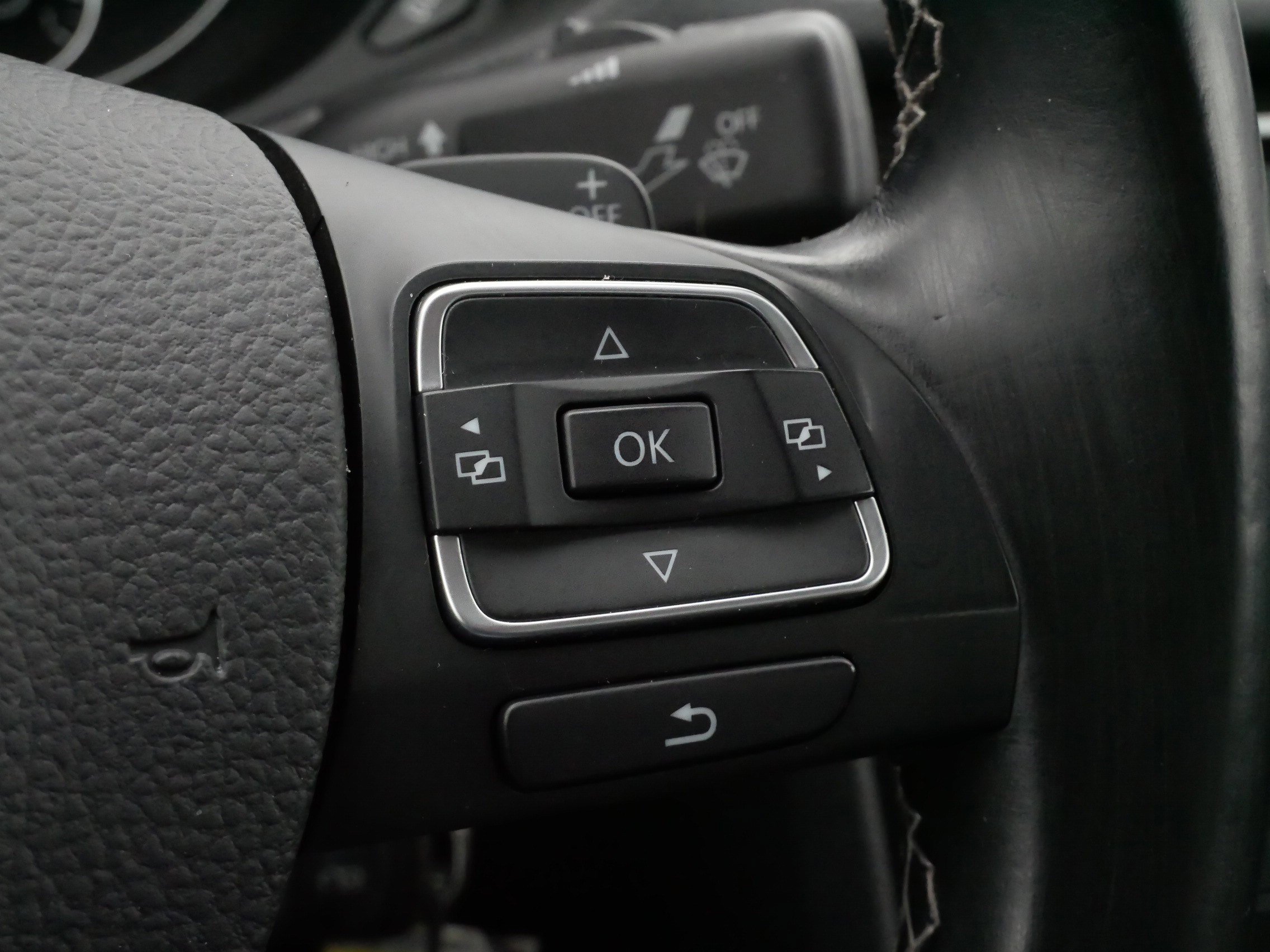 Used 2014 Volkswagen Passat 1.8T Sport image 25