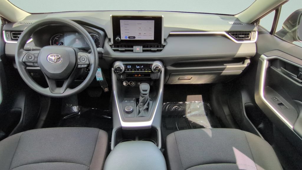 Used 2025 Toyota RAV4 LE AWD/4WD image 11
